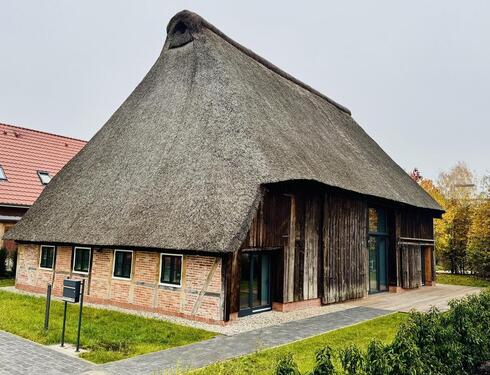 Foto - Vor den Toren Hamburgs: Denkmal-Wohntraum für Individualisten