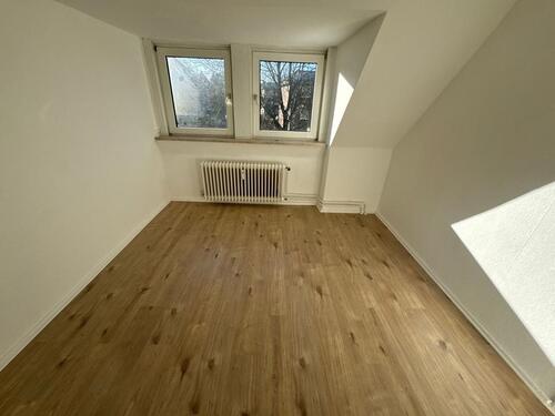 Foto - Schöne 2-Zimmer-Dachgeschosswohnung in der Tilsiter Straße (Mürwik)