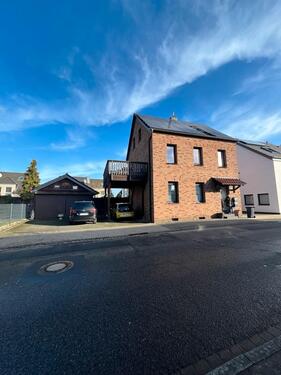 Foto - Großzügiges Familienhaus mit Einliegerwohnung