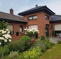 Bungalow - 177 m² Wfl. + Doppelgarage - ruhige Lage, Sackgasse - Lohne (Oldenburg)