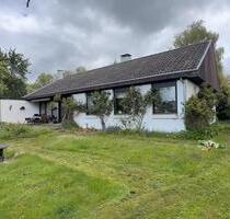 Bungalow Alleinlage , teilunterkellert , 6 Zimmer + - Husby