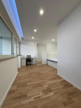 Foto - Frisch renoviertes Zimmer mit Balkon für Studenten & Young Professionals