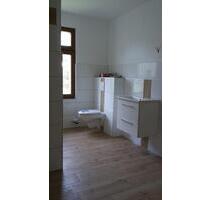 Moderne 4-Raumwohnung mit Balkon in ruhiger Lage zu vermieten! - Greiz