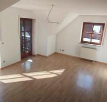 Dachgeschosswohnung 3 Zimmer Wohnung - Neuburg an der Donau