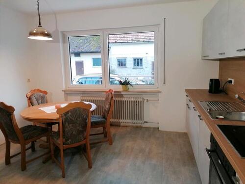 Foto - Frisch renovierte 4-Zimmer-EG-Wohnung + großer Terrasse (+ Halle)