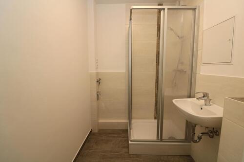 Foto - Auch ohne Badekappe Duschspaß garantiert…helle 2-RW mit Dusche u. Balkon!!!