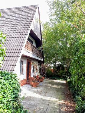 Foto - Großzügiges Nur-Dach-Haus mit Ausbaupotential & teilbarem Grund