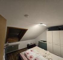 4-Zimmer-Dachgeschosswohnung mit Stellplatz | Ruhige Lage | Leonb - Leonberg