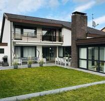 Schönes Architektenhaus mit ELW & Pool - provisionfrei - Bad Friedrichshall