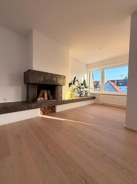 Foto - Exklusiv sanierte 3,5–4,5 Zimmer-Wohnung mit Kamin in Kornwes