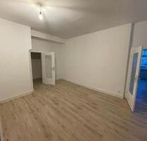 Frisch renovierte 3-Zimmer-Wohnung mitten im Zentrum - Naumburg (Saale)