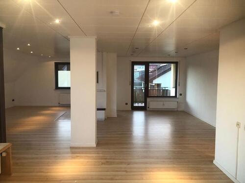 Foto - Schöne 4,5 Zimmer Dachgeschosswohnung zu vermieten