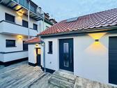 Foto - Top saniertes Mehrfamilienhaus mit vier komplett möblierten 2-Zimmer-Design-Apartments!