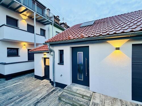 Foto - Top saniertes Mehrfamilienhaus mit vier komplett möblierten 2-Zimmer-Design-Apartments!