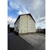 Gemütliche 3 Zimmer DG Wohnung - 970,00&nbsp;EUR Kaltmiete, ca.&nbsp; 68,00&nbsp;m&sup2; in Leonberg (PLZ: 71229)