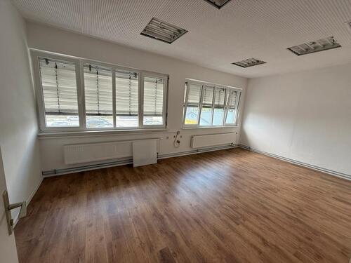 Foto - Büroräume im Hauptgebäude zu vermieten.