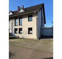 Großzügige Doppelhaushälfte mit Einliegerwohnung, Dinslaken-Bruch