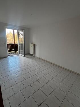 Foto - SANIERTE 2-RAUM-WOHNUNG MIT GROSSEM BALKON IN RUHIGER, NATURNAHER LAGE