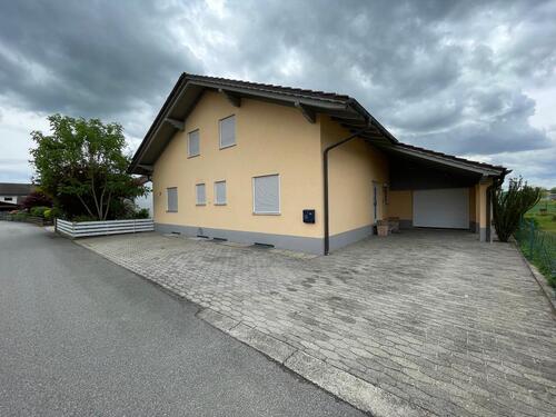 Foto - 8 Zimmer Mehrfamilienhaus, Wohnhaus in Hunderdorf