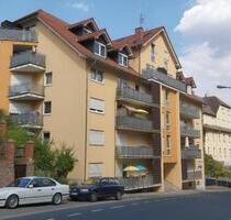 Großzügige 4,5-Zimmer-Dachgeschosswohnung (ca. 140 m²) mit 2 Balkonen, Einbauküche & Garagenstellplätzen - Meißen