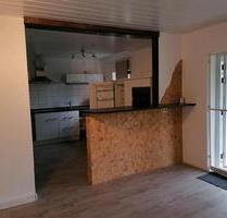 sehr schöne, offene 2 Zimmerwohnung mit separatem Eingang - Burglauer