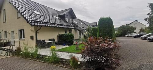 Foto - 4 Zi. Luxus-Wohnung, mit eigenem Garten und separatem Eingang