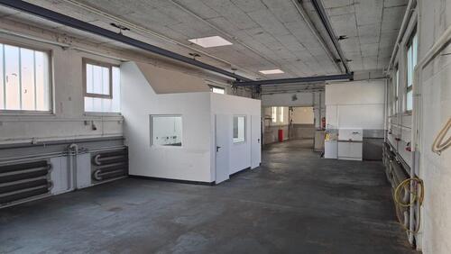 Foto - Produktionshalle 500qm - 3.700,00&nbsp;EUR Kaltmiete, ca.&nbsp; 5,50&nbsp;m&sup2;