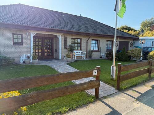 Foto - Von Privat repräsentativer freist. Walmdach Bungalow barrierefrei