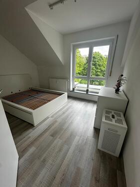 Foto - 2 Zimmer Dachgeschoßwohnung zur Miete in Frankfurt am Main
