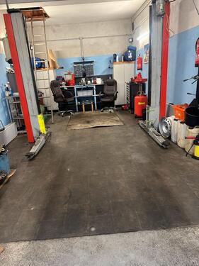 Foto - Hobbygarage mit Hebebühne - 200,00&nbsp;EUR Miete,