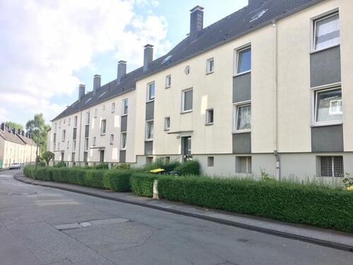 Foto - Hübsche 2-Zi.-Whg. mit Tageslichtbad und Balkon, frei ab 01.09.