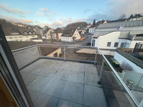 Foto - Drei Zimmer Wohnung mit Balkon - 800,00 EUR Kaltmiete, ca.  75,00 m²