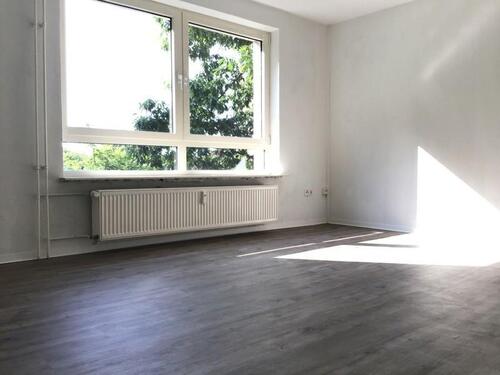 Foto - Schnuckelige 3-Zimmer-Wohnung mit Balkon! Erstbezug nach Modernisierung!