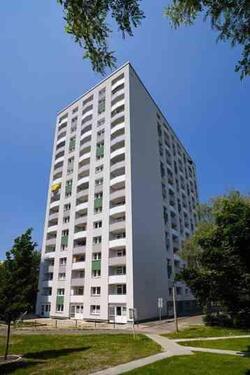 Foto - Wir sanieren für Sie: Familienfreundliche 3-Zimmerwohnung mit Balkon und Aufzug!