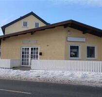 Neu renoviertes und modernes Büro mit zwei Arbeitsräumen, Terrasse und kostenfreien Parkplätzen - Helmbrechts