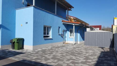 Foto - Moderne 3-Zimmer-Erdgeschosswohnung mit zwei Parkplätzen