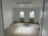 Foto - 4 Zimmer-Wohnung mit Terrasse - 900,00 EUR Kaltmiete,