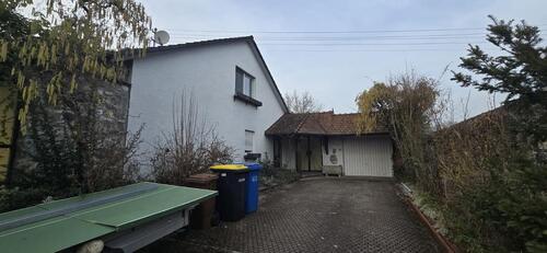 Foto - Großes 2-Familienhaus mit Garage & Garten zu vermieten 220 m² 