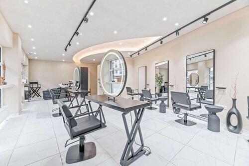 Foto - Eigener Friseursalon - Schlüsselfertiges Business in 1A-Lage
