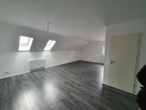 Foto - Moderne, helle DG-Wohnung - RoßdorfGundernhausen