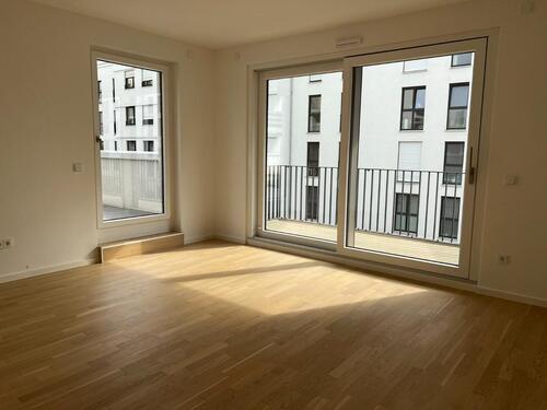 Foto - Frankfurt Bockenheim 2-Zimmer Wohnung Dachterrasse Straßenbahn