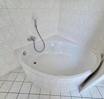 +++Komplettsanierung +++ Leben unterm Dach mit EBK und Eckbadewanne - Döbeln