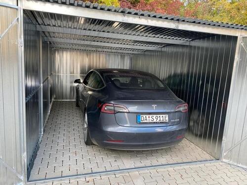 Foto - Stahlgarage auf abgeschlossenem Grundstück