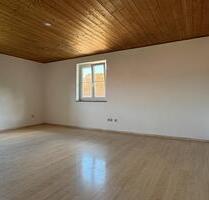 Helle und großzügige 3 Zimmer Wohnung in Regen mit Einbauküche