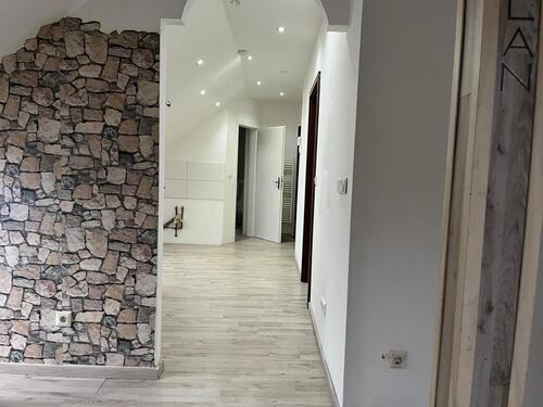 Foto - Helle 2-Zimmer-Dachgeschosswohnung – 55 m² – 400 € Kaltmiete