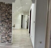 Helle 2-Zimmer-Dachgeschosswohnung – 55 m² – 400 € Kaltmiete - Helmstedt