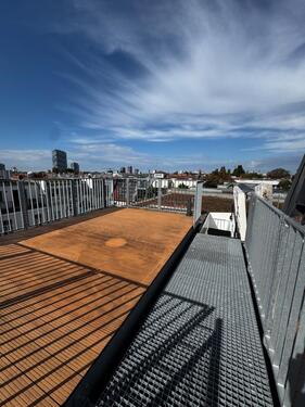 Foto - Dachgeschoss mit 3 Terrassen davon eine Aufdachterrasse mit spektakulärem 360-Grad-Rundumblick - Direkt am Boxhagener Platz -