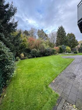 Foto - Erdgeschosswohnung mit Gartenmitbenutzung und Stellplatz