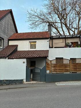 Foto - Vermietete 1-2 Familienhaus - 299.000,00&nbsp;EUR Kaufpreis, ca.&nbsp; 104,00&nbsp;m&sup2;