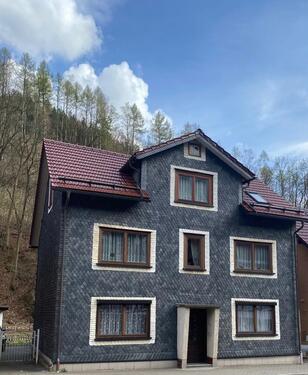 Foto - Thüringen am Rennsteig Großes Haus & Garagen